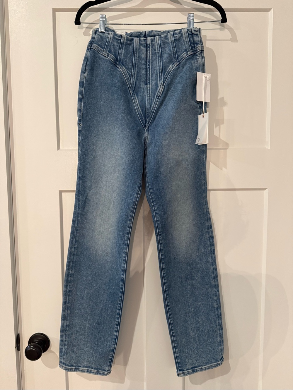 Good American Straight Leg Jeans in Faded Blue